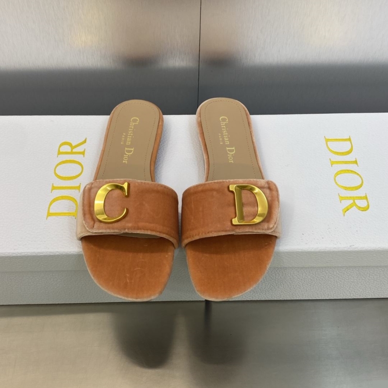 ch**an D*or slippers